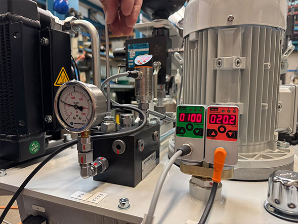 eisenberger Teaser Systemkomponenten Hydraulikkomponenten